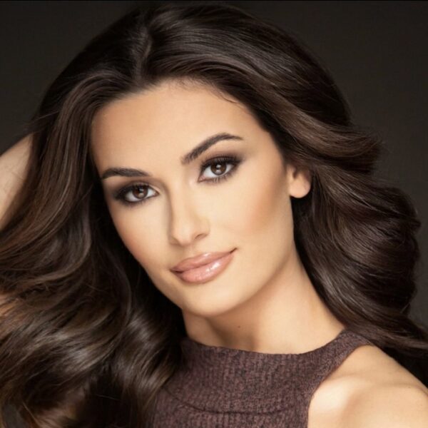 CHICAGO | Allie Pesche