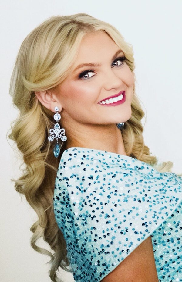 MARSHALL COUNTY TEEN | Clara Gregory