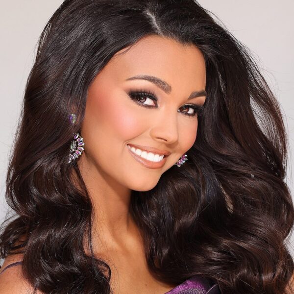 PURCHASE DISTRICT TEEN | Karlie Holmen